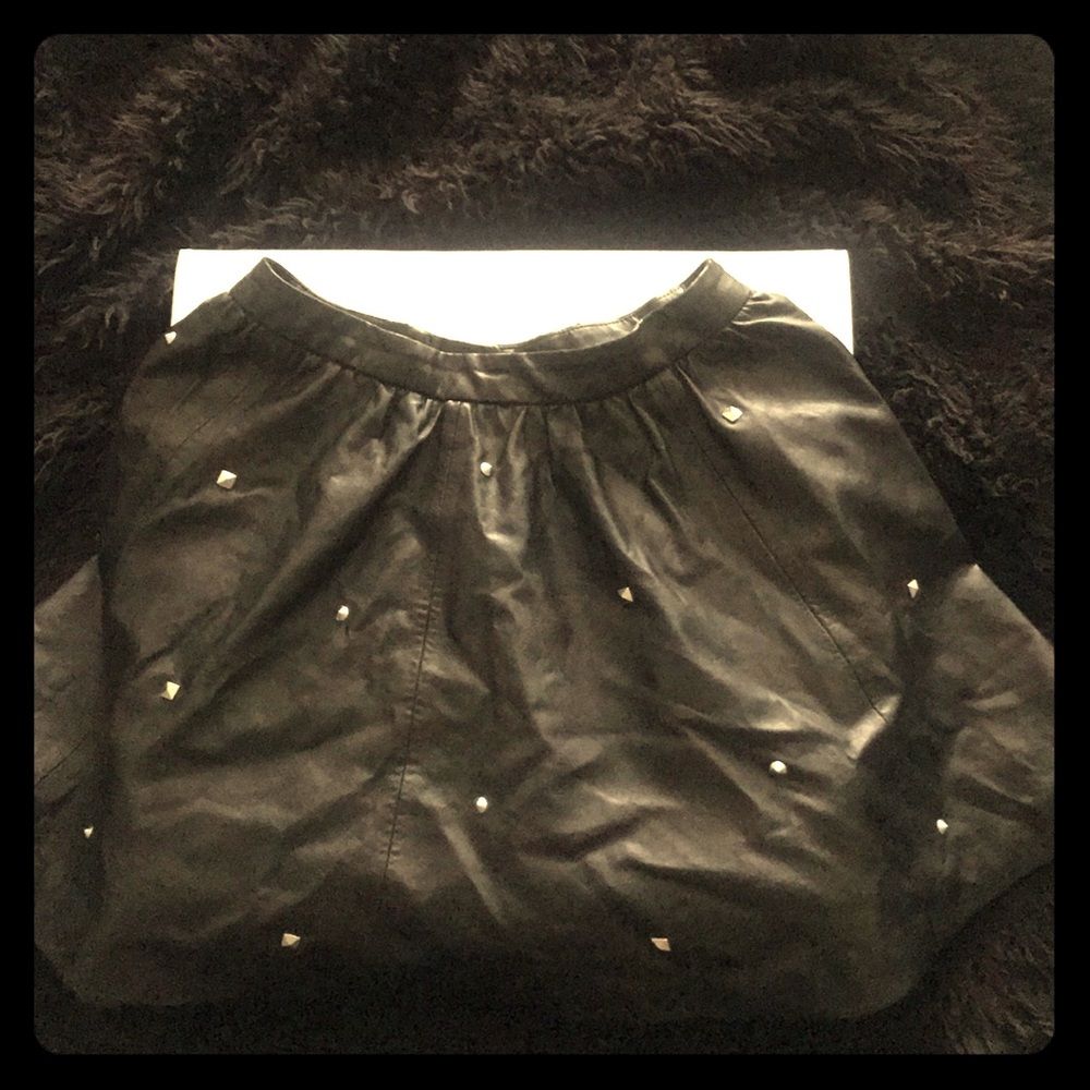 H&M -Black Faux Skirt